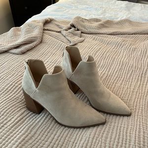 Pointed toe faux suede bootie